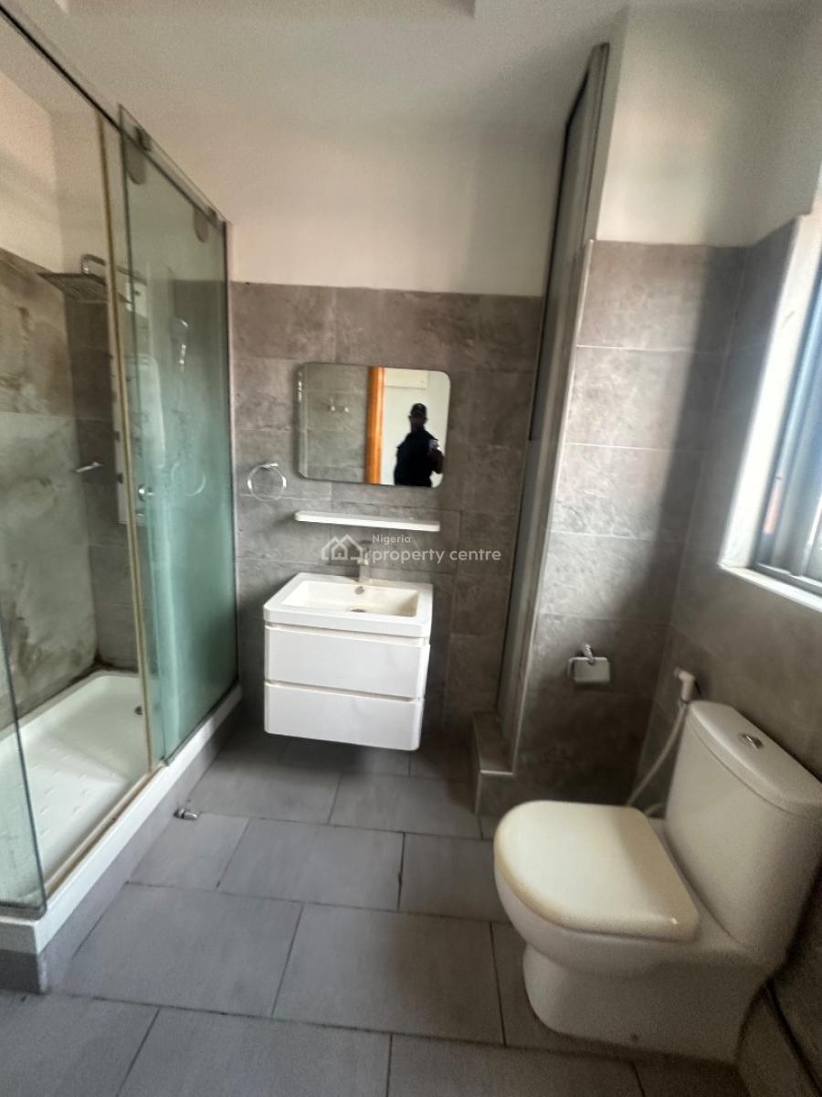 Standard 3-bedroom Flat with Bq Within Lekki Phase -1, Off Admiralty Road, Lekki Phase 1, Lekki, Lagos, Terraced Duplex for Rent