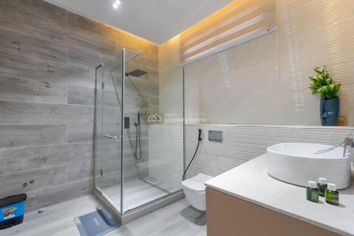 Nicely Furnished 2 Bedroom Apartment, Lekki Phase 1, Lekki, Lagos, Flat / Apartment Short Let