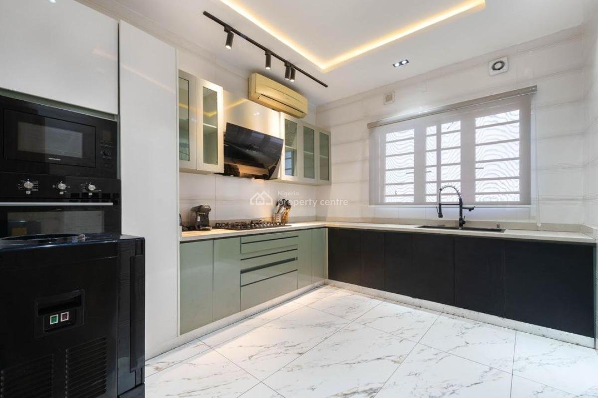 Nicely Furnished 2 Bedroom Apartment, Lekki Phase 1, Lekki, Lagos, Flat / Apartment Short Let