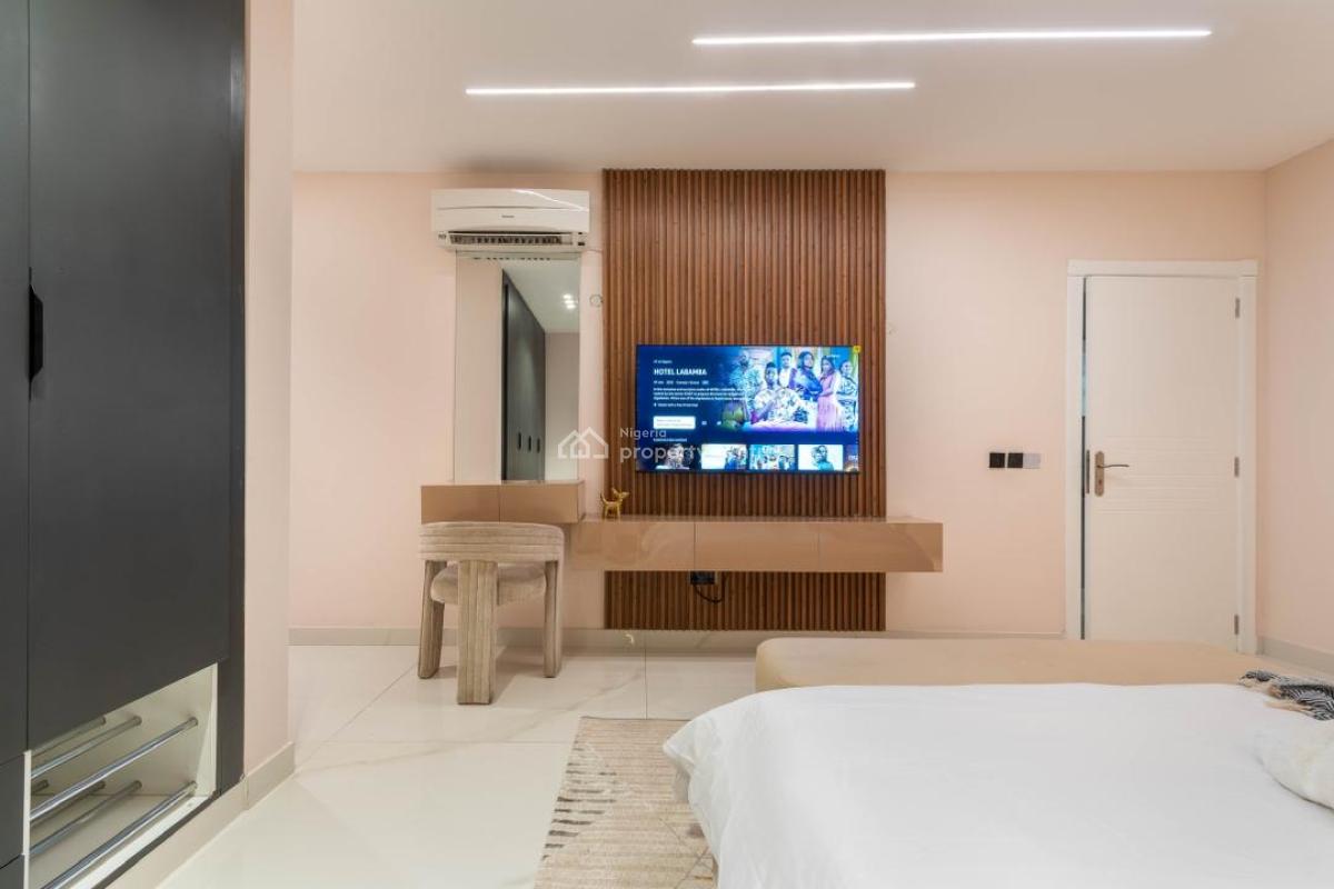 Nicely Furnished 3 Bedroom Apartment, Ikoyi, Lagos, Flat / Apartment Short Let