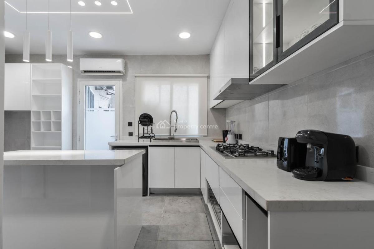 Nicely Furnished 3 Bedroom Apartment, Ikoyi, Lagos, Flat / Apartment Short Let