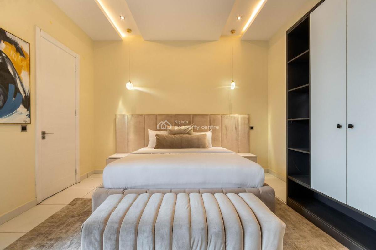 Nicely Furnished 4 Bedroom Apartment, Lekki Phase 1, Lekki, Lagos, Flat / Apartment Short Let