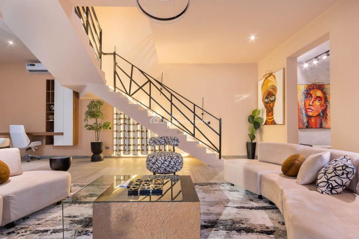 Nicely Furnished 4 Bedroom Apartment, Lekki Phase 1, Lekki, Lagos, Flat / Apartment Short Let