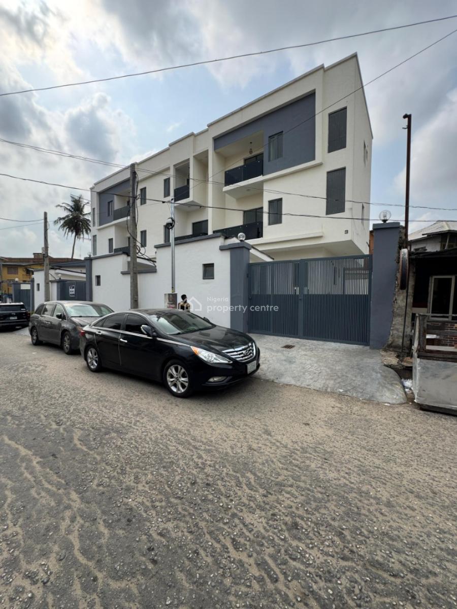 4 Bedroom Terrace Duplex with Boys Quarters, Obanikoro, Shomolu, Lagos, Terraced Duplex for Sale