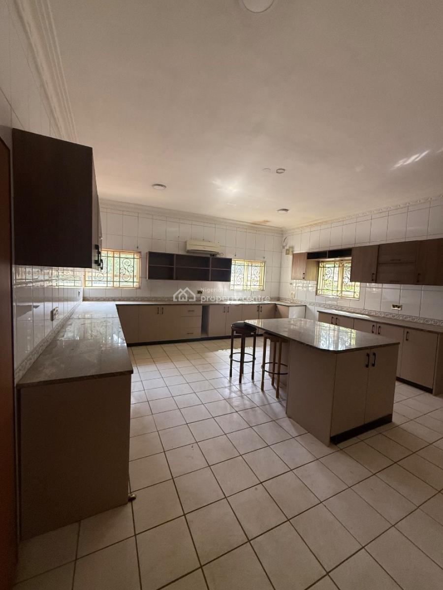 8-bedroom with 2bedroom Guest Chalet and 3 Room Bq. with Swimming Pool, Maitama, Maitama District, Abuja, Detached Duplex for Rent