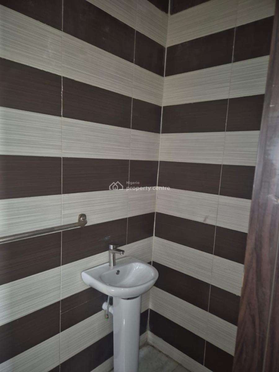 Relatively Used 5 Bedrooms Fully Detached Duplex (self Compound), Gra Phase 2, Magodo, Lagos, Detached Duplex for Rent