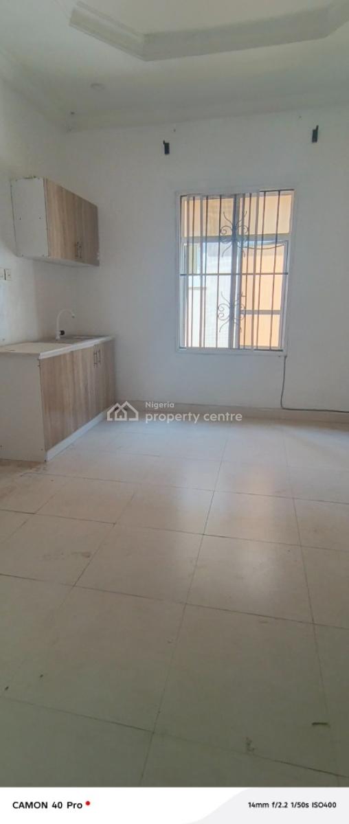 Mini Flat Upstairs in Chevron, Bera Estate, Lekki, Lagos, Mini Flat (room and Parlour) for Rent