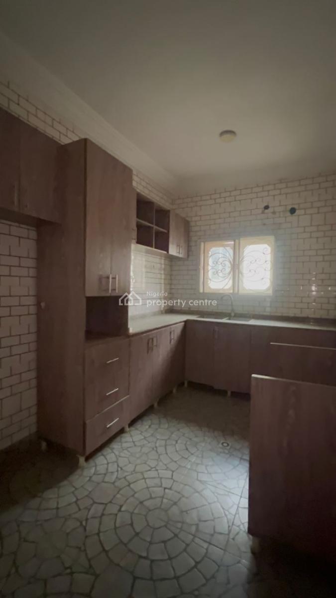 Well Built Spacious Standard 3 Bedroom Apartment, Jahi, Abuja, Flat / Apartment for Rent