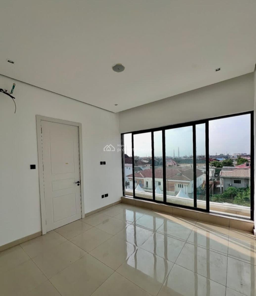 Serviced with 24/7 Power Supply New 2 Bedroom En-suite Flat with an Op, Lekki Phase 1, Lekki, Lagos, Flat / Apartment for Rent