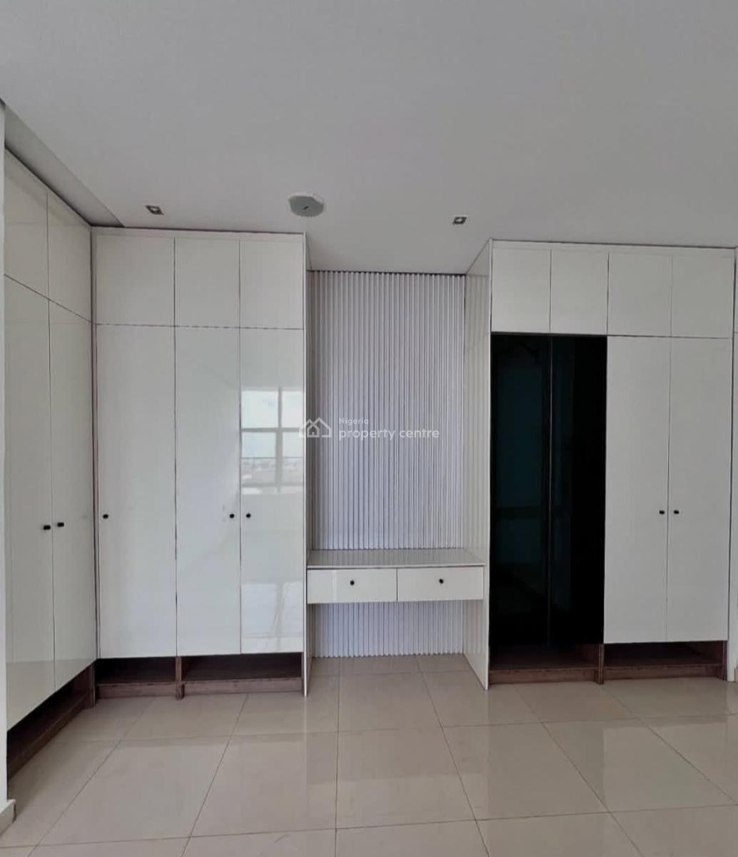 Serviced with 24/7 Power Supply New 2 Bedroom En-suite Flat with an Op, Lekki Phase 1, Lekki, Lagos, Flat / Apartment for Rent