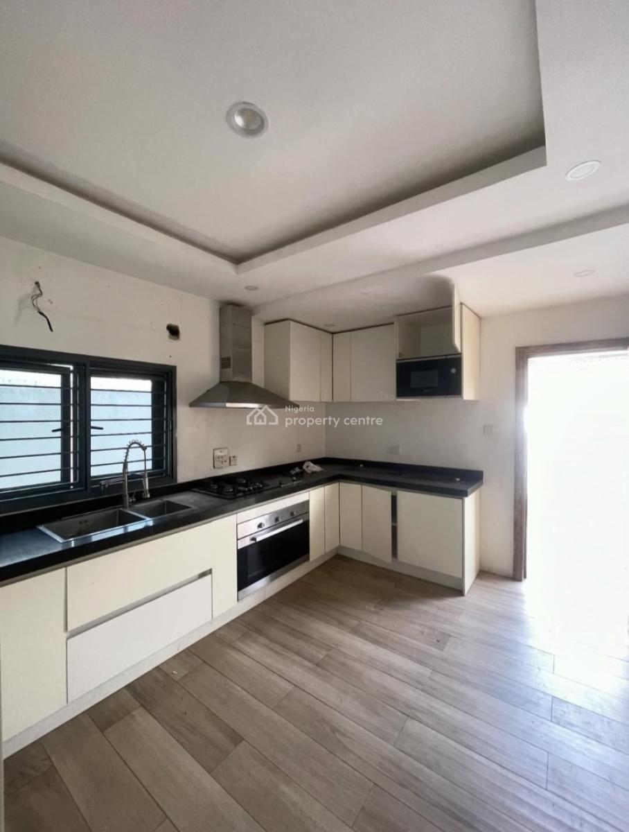 Self-serviced and Self-compound 5 Bedroom En-suite Detached House with, Lekki Phase 1, Lekki, Lagos, House for Rent