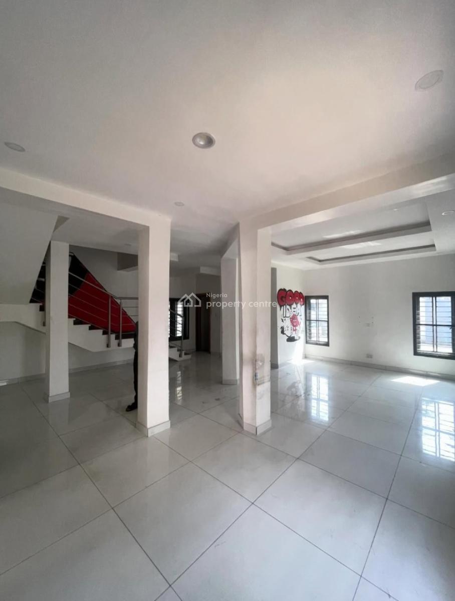 Self-serviced and Self-compound 5 Bedroom En-suite Detached House with, Lekki Phase 1, Lekki, Lagos, House for Rent