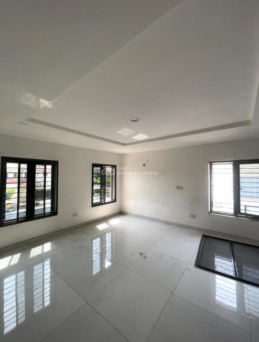 Self-serviced and Self-compound 5 Bedroom En-suite Detached House with, Lekki Phase 1, Lekki, Lagos, House for Rent