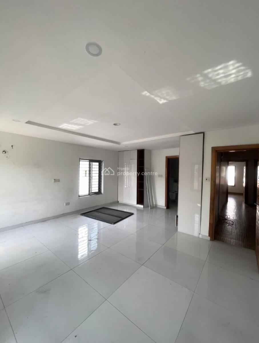 Self-serviced and Self-compound 5 Bedroom En-suite Detached House with, Lekki Phase 1, Lekki, Lagos, House for Rent