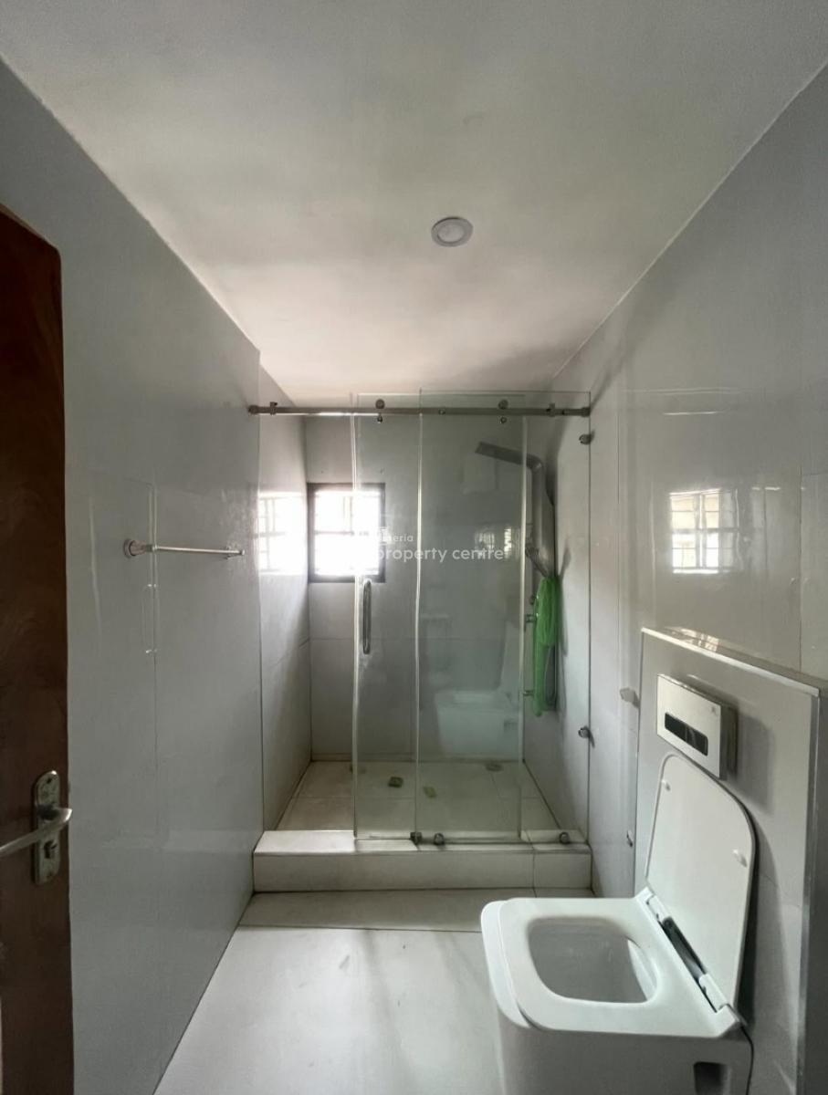 Self-serviced and Self-compound 5 Bedroom En-suite Detached House with, Lekki Phase 1, Lekki, Lagos, House for Rent