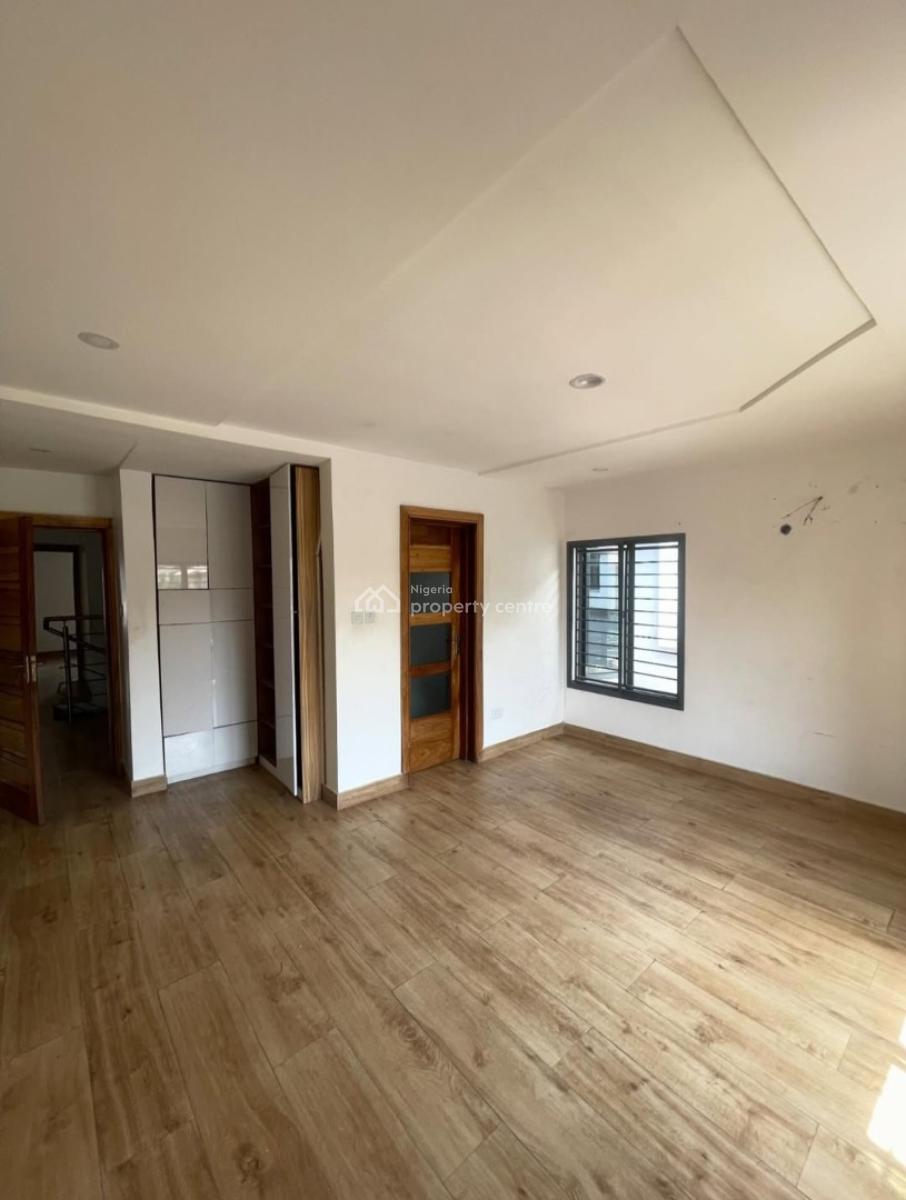 Self-serviced and Self-compound 5 Bedroom En-suite Detached House with, Lekki Phase 1, Lekki, Lagos, House for Rent