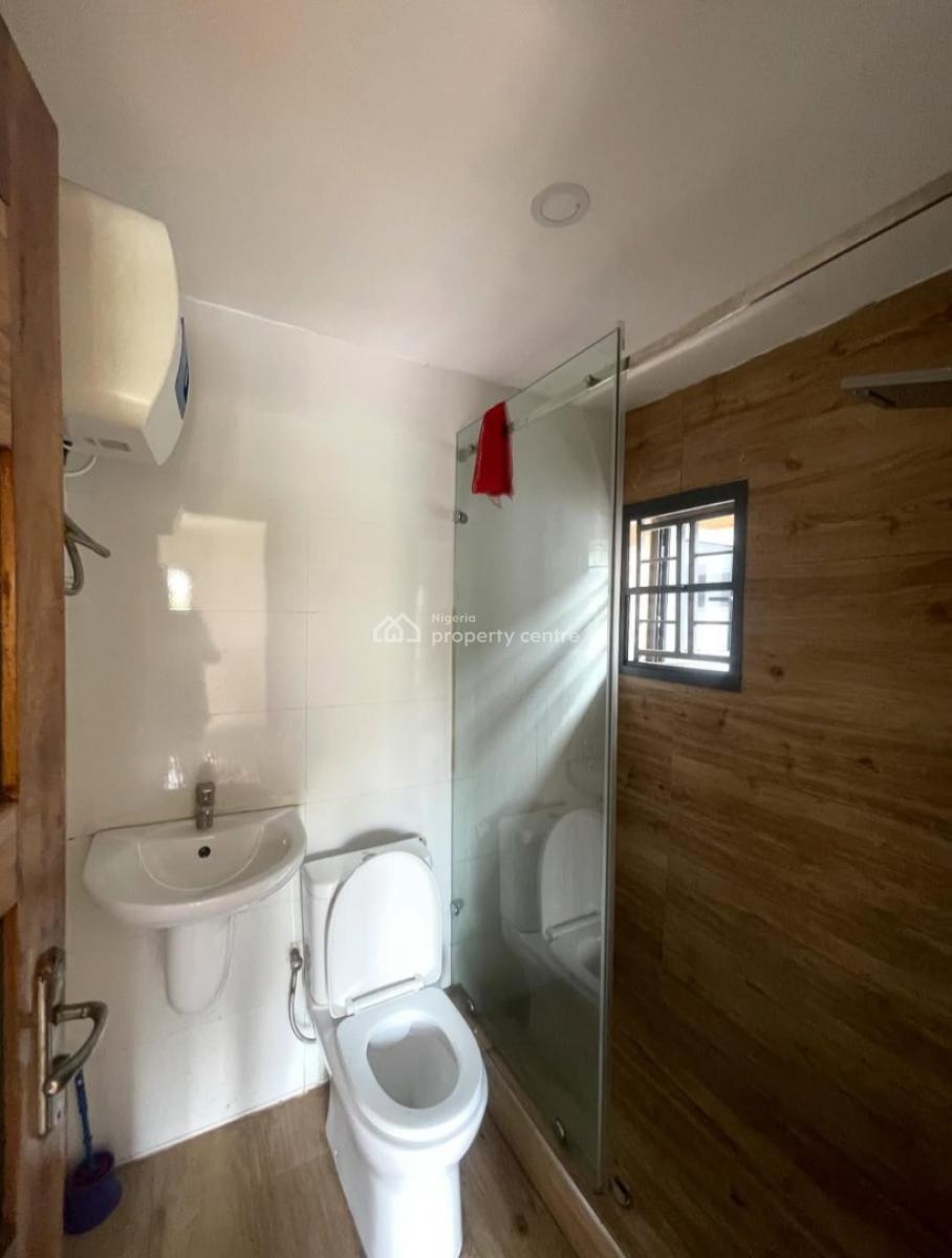 Self-serviced and Self-compound 5 Bedroom En-suite Detached House with, Lekki Phase 1, Lekki, Lagos, House for Rent