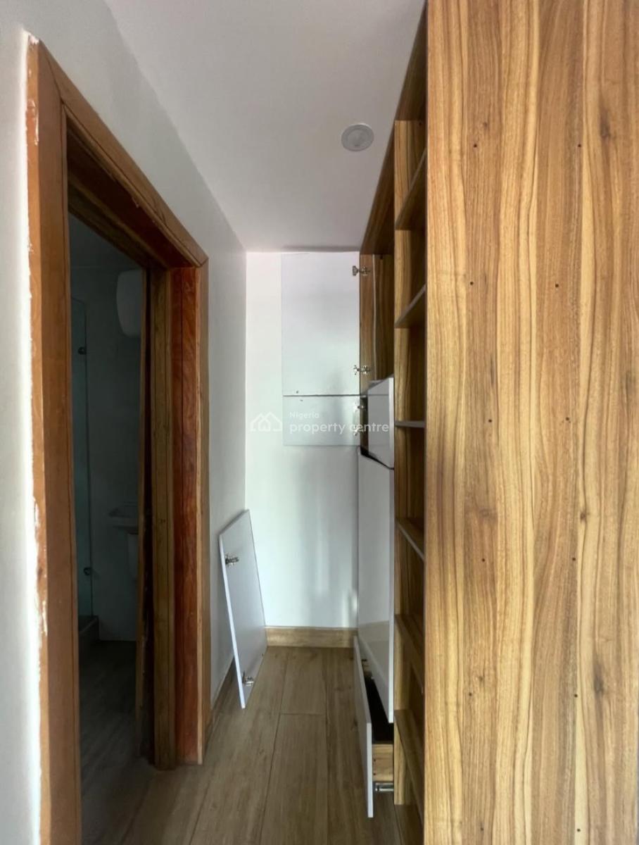 Self-serviced and Self-compound 5 Bedroom En-suite Detached House with, Lekki Phase 1, Lekki, Lagos, House for Rent