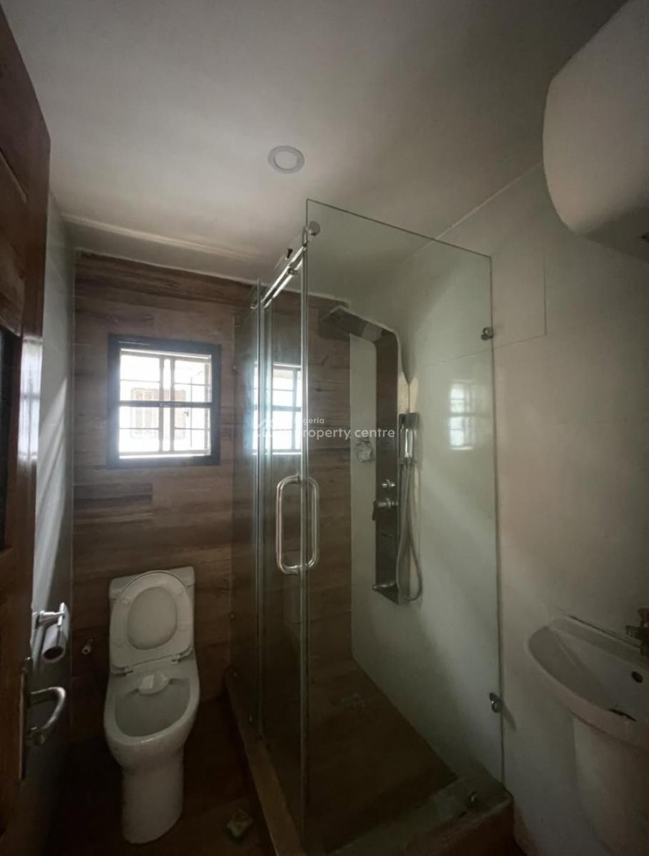 Self-serviced and Self-compound 5 Bedroom En-suite Detached House with, Lekki Phase 1, Lekki, Lagos, House for Rent