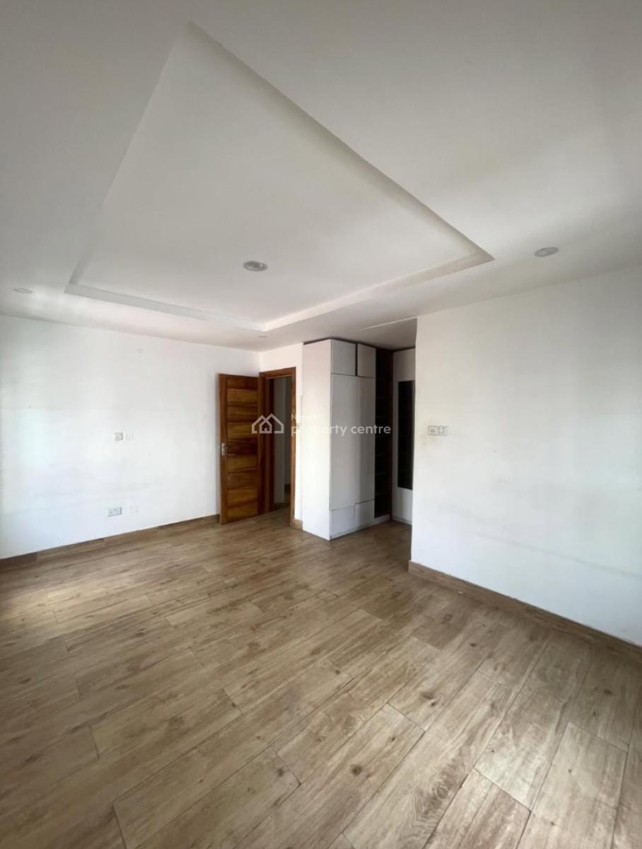 Self-serviced and Self-compound 5 Bedroom En-suite Detached House with, Lekki Phase 1, Lekki, Lagos, House for Rent