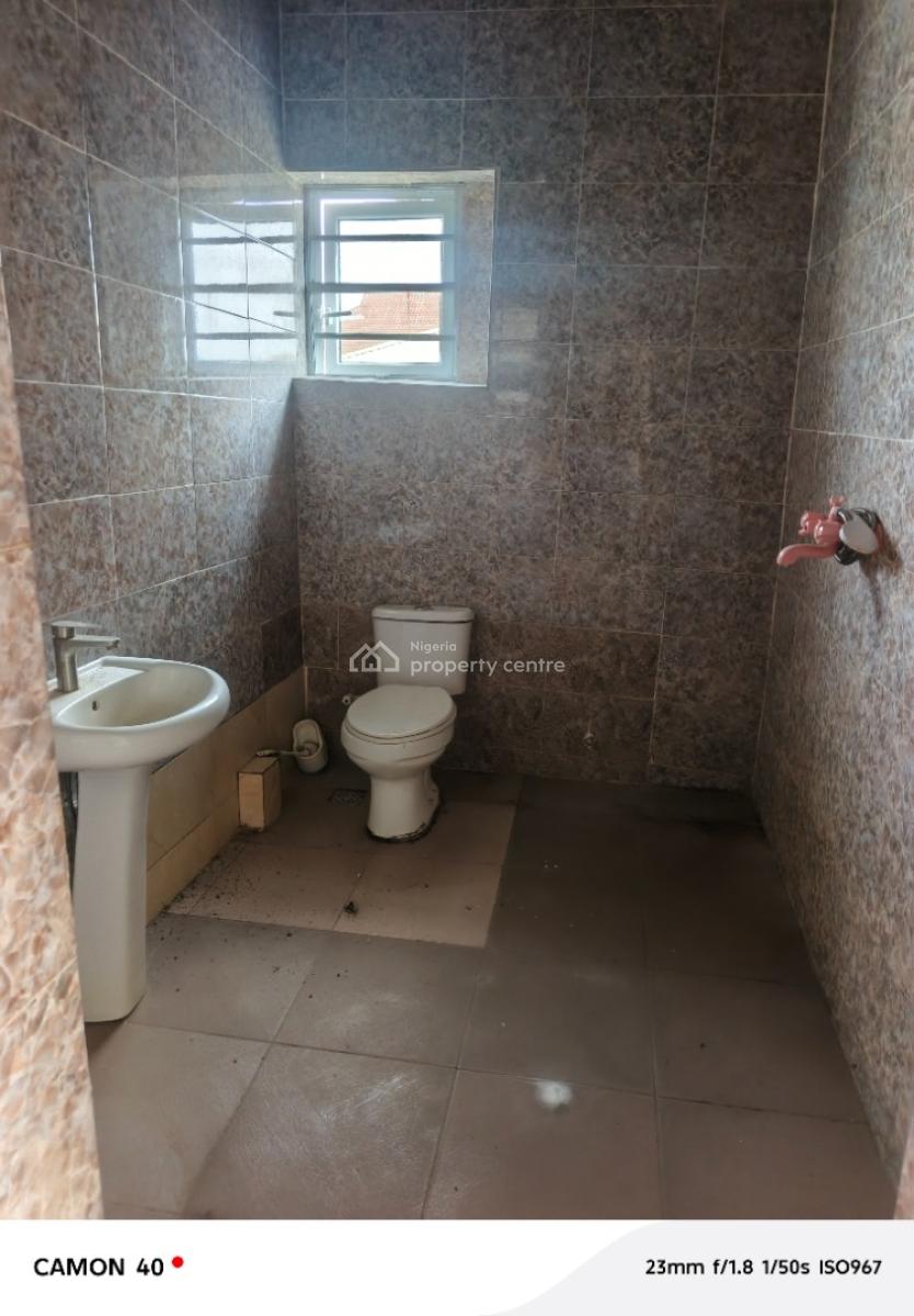 Luxury 3 Bedroom Flat Upstairs at Badore Ajah Lagos, Ado Round About, Badore, Ajah, Lagos, Flat / Apartment for Rent