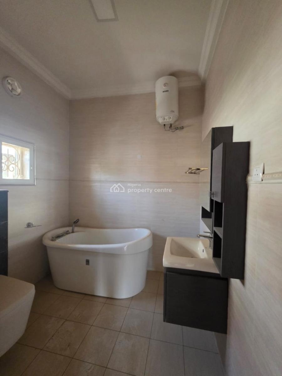 Spacious 5bedroom Fully Detached House with Bq, Maitama District, Abuja, Detached Duplex for Sale