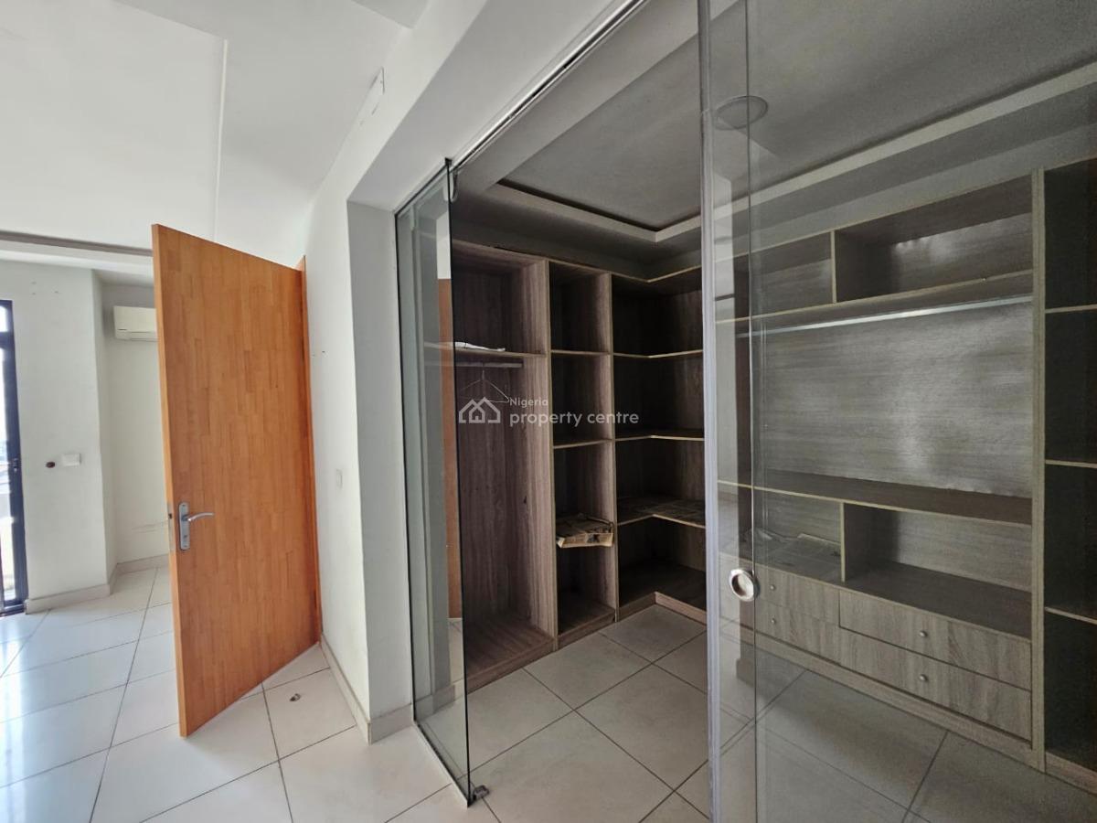 Serviced 3 Bedroom Flat with Bq,swimming Pool and Elevator, Off Durosimi-etti Street, Lekki Phase 1, Lekki, Lagos, Flat / Apartment for Rent