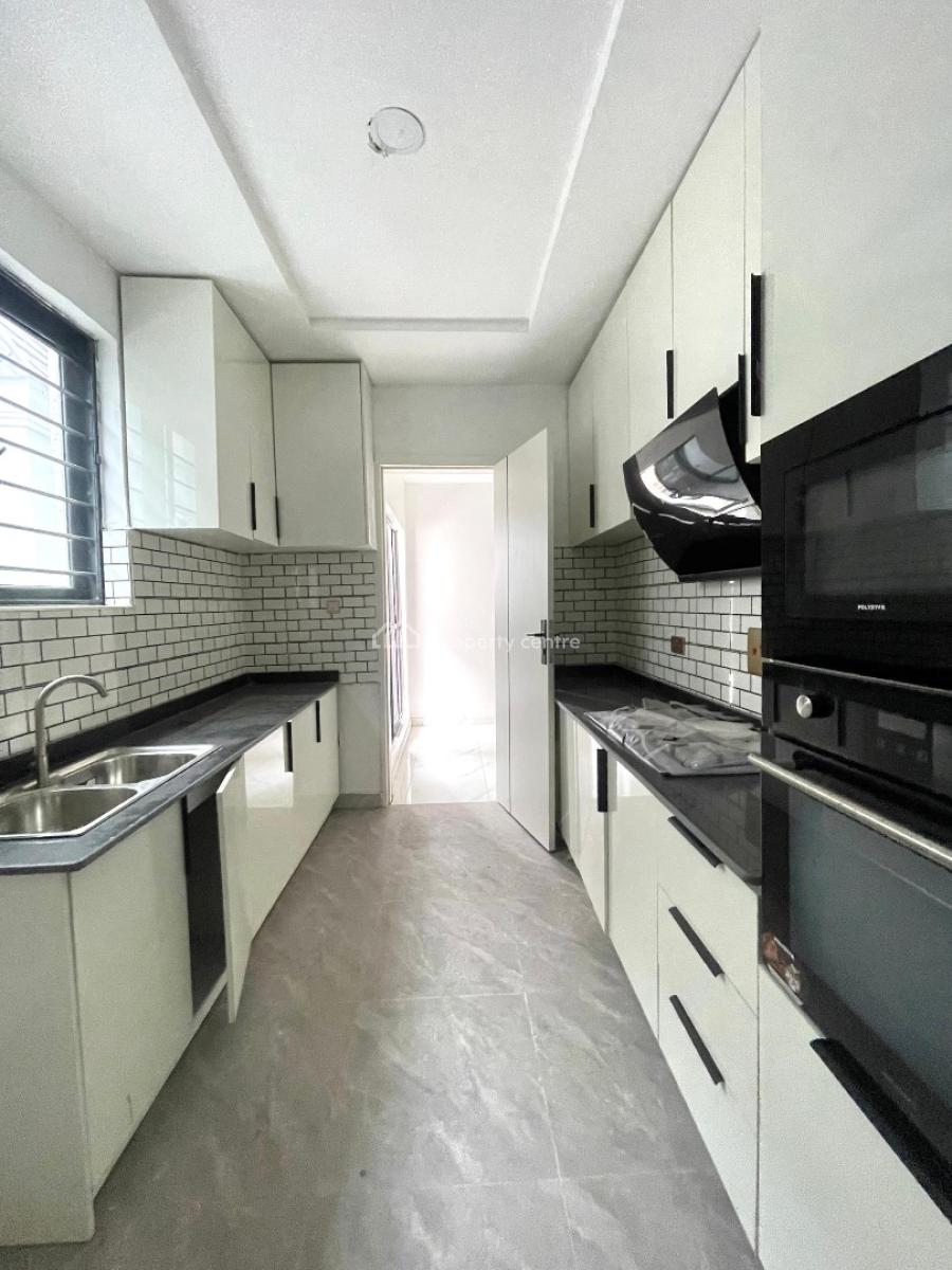 2 Bedroom Apartment in Ikate Suitable for Investment, Ikate, Ikate, Lekki, Lagos, Block of Flats for Sale