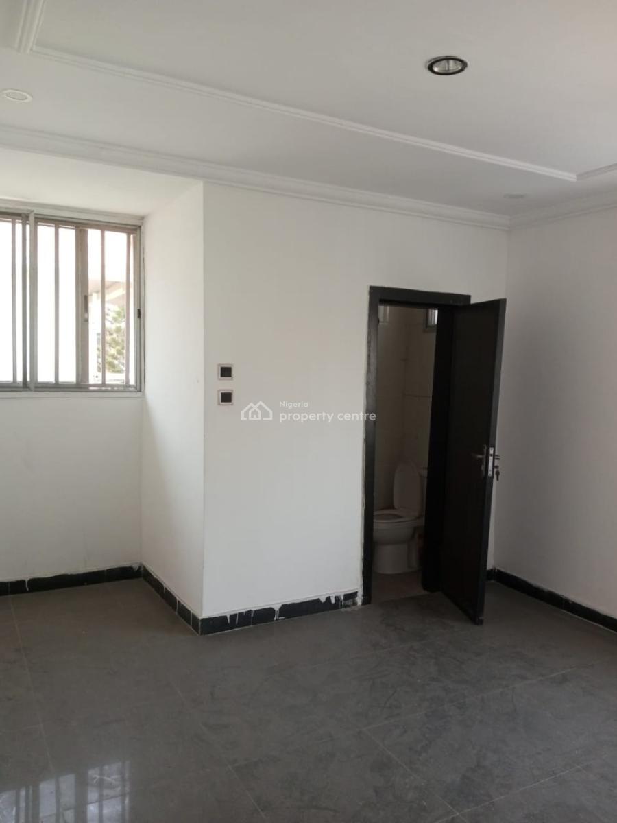 Service 2 Bedroom Apartment Upstairs with Solar Inverter, Osapa London, Lekki, Lagos, Flat / Apartment for Rent