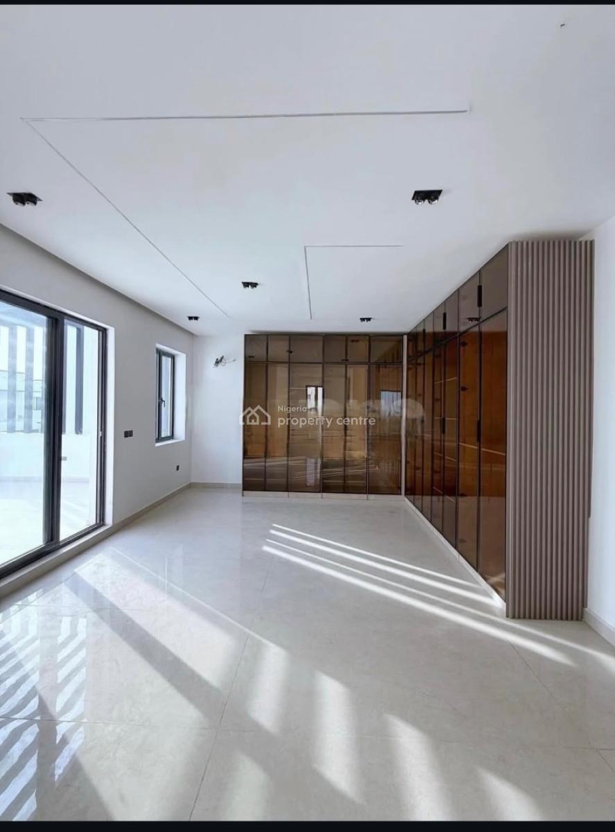 5 Bedroom House with a Pool and Bq, Lekki Phase 1, Lekki, Lagos, Detached Duplex for Sale