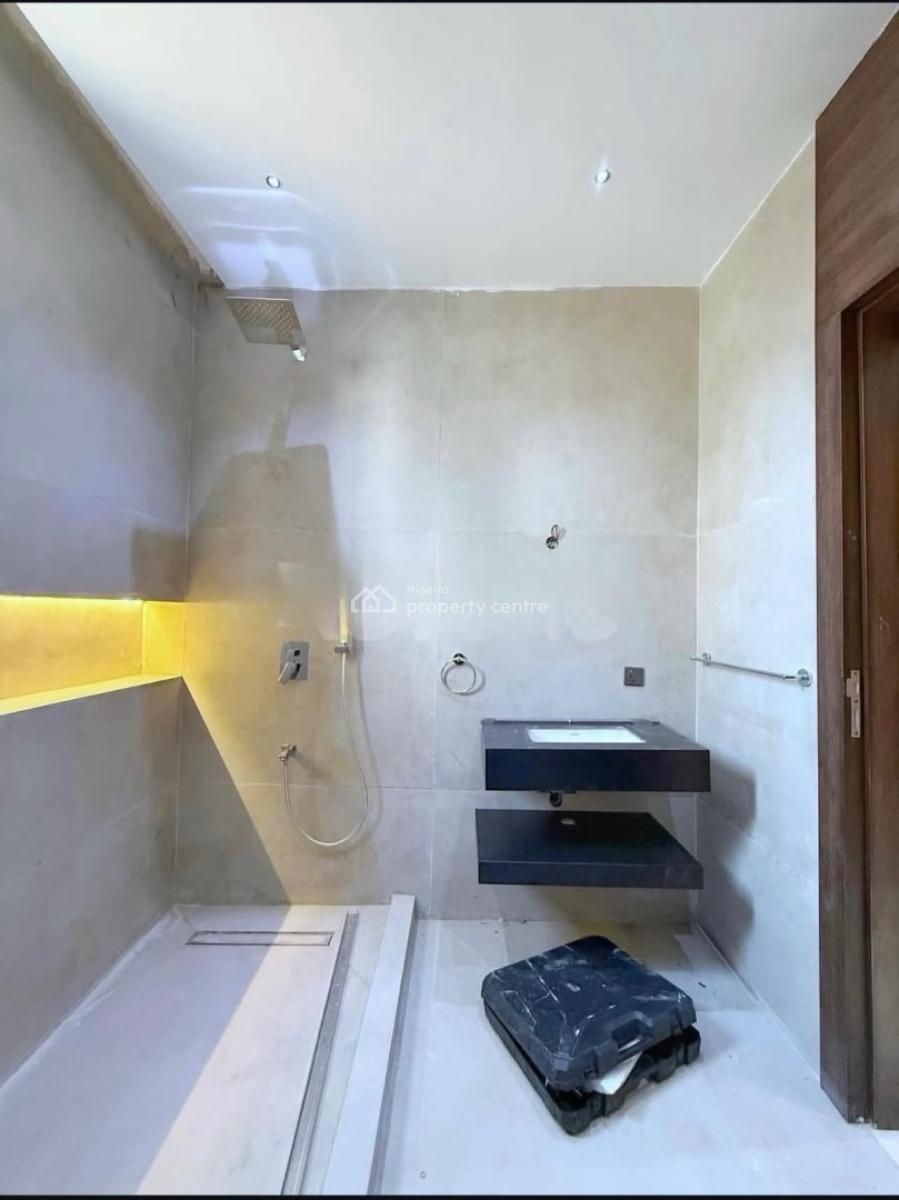 5 Bedroom House with a Pool and Bq, Lekki Phase 1, Lekki, Lagos, Detached Duplex for Sale
