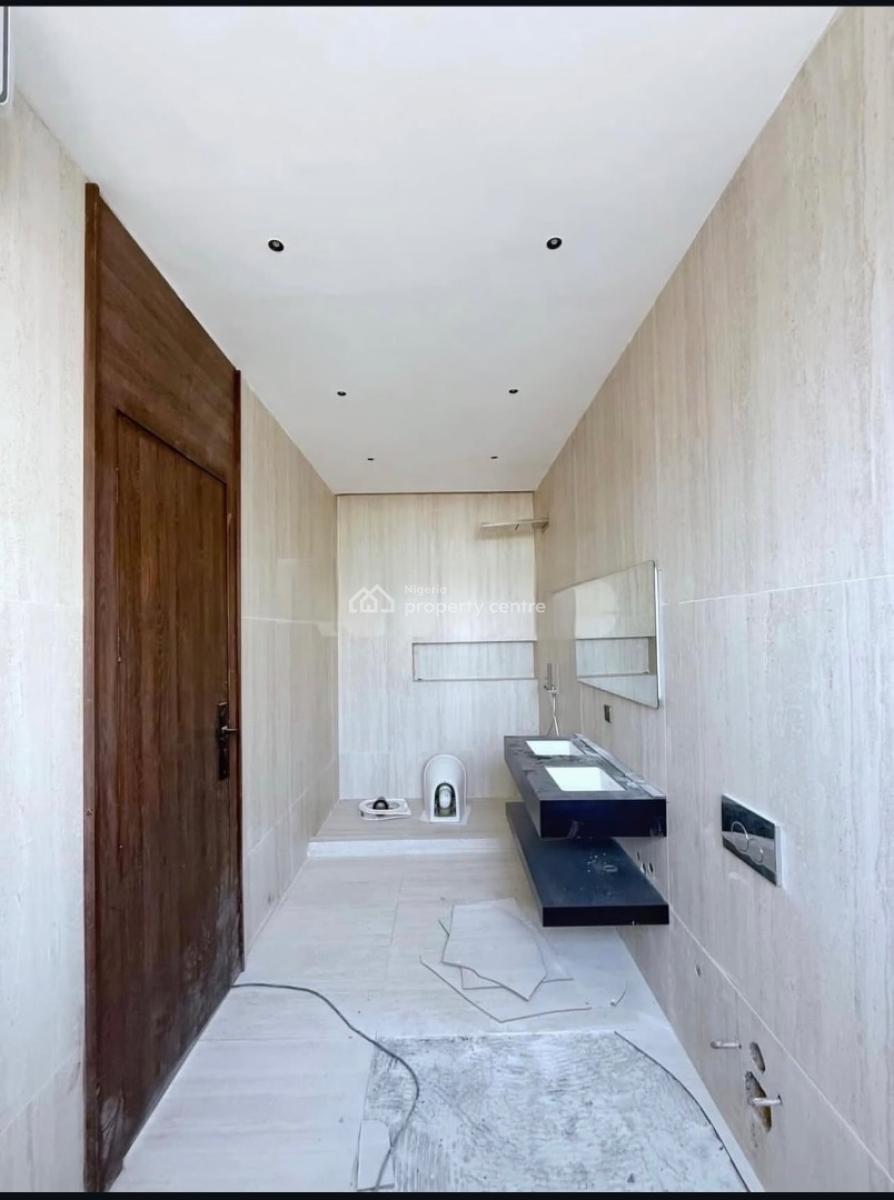 5 Bedroom House with a Pool and Bq, Lekki Phase 1, Lekki, Lagos, Detached Duplex for Sale