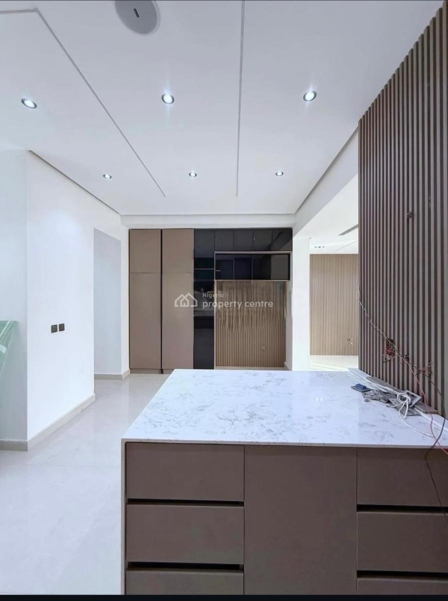5 Bedroom House with a Pool and Bq, Lekki Phase 1, Lekki, Lagos, Detached Duplex for Sale