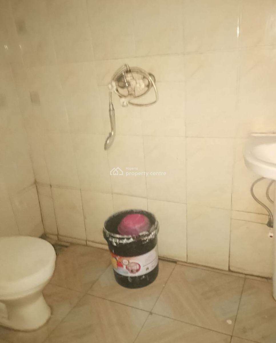 Nicely Fantastic 2bed, Yaba, Lagos, Flat / Apartment for Rent