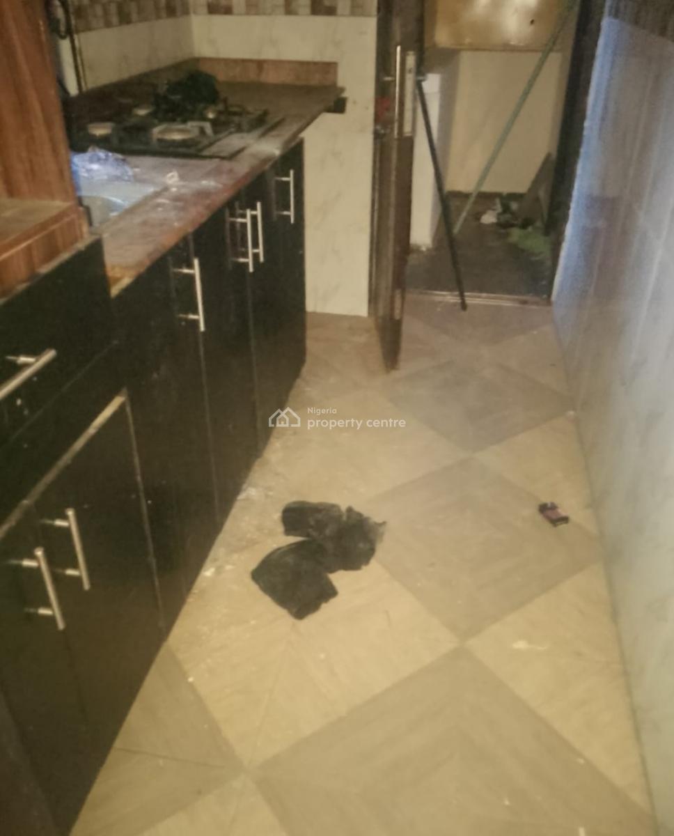 Nicely Fantastic 2bed, Yaba, Lagos, Flat / Apartment for Rent