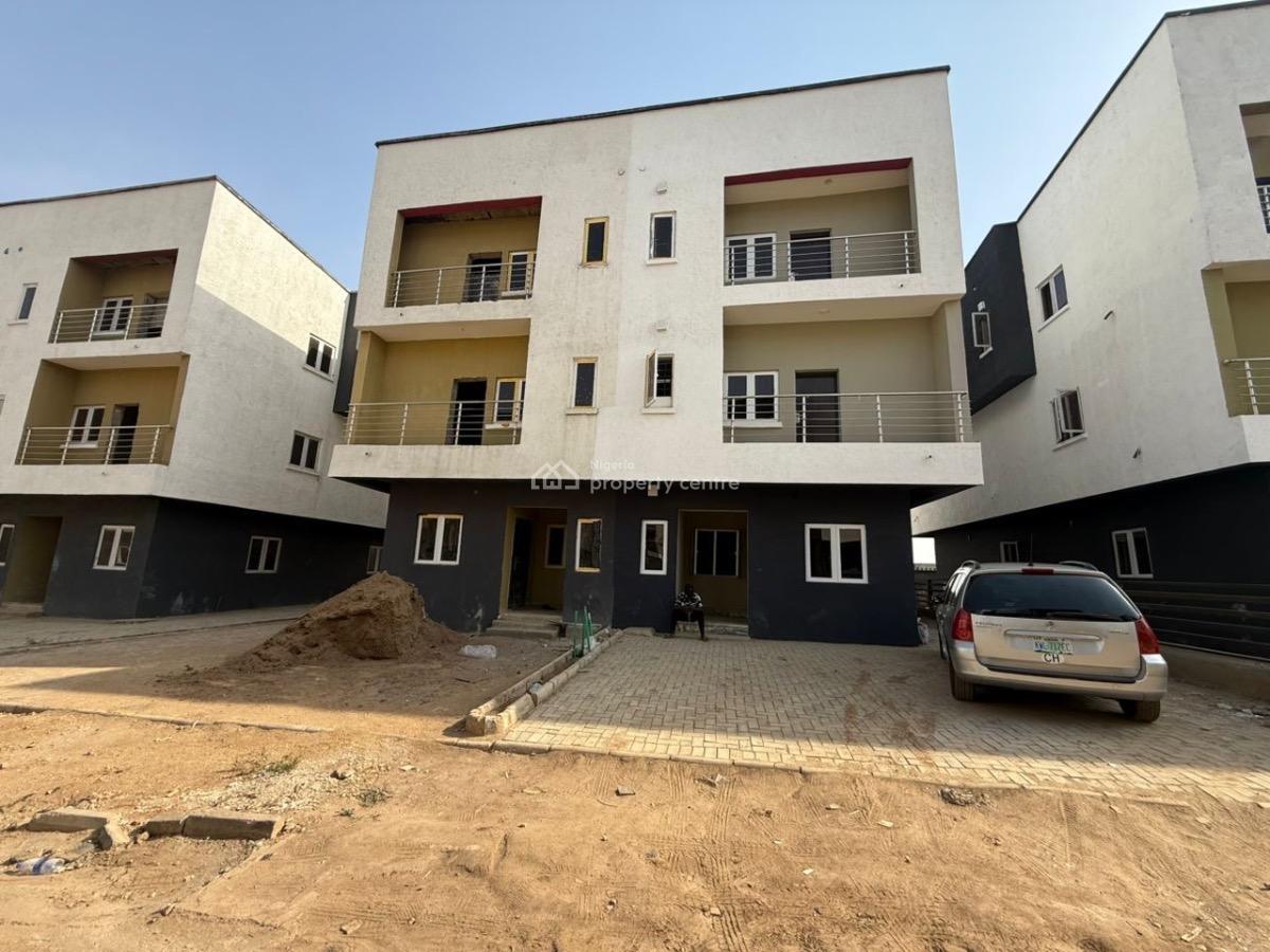 5 Bedroom Semidetached with Bq, Katampe, Abuja, Semi-detached Duplex for Sale