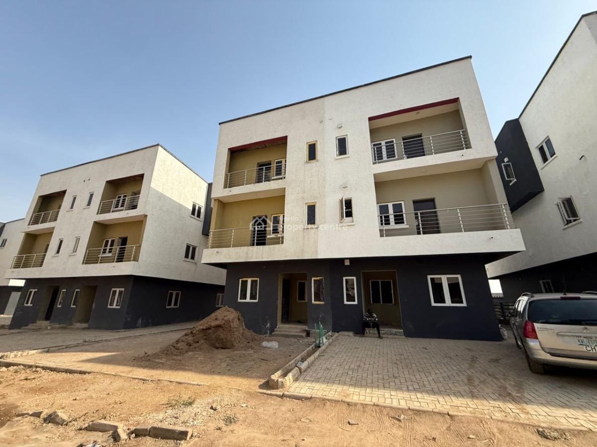 5 Bedroom Semidetached with Bq, Katampe, Abuja, Semi-detached Duplex for Sale