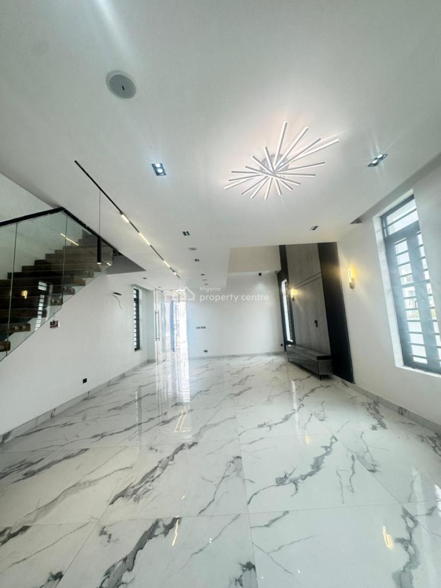 3 Bedroom Flat with a Standard Bq, Off Admiralty Road, Lekki Phase 1, Lekki, Lagos, Flat / Apartment for Rent