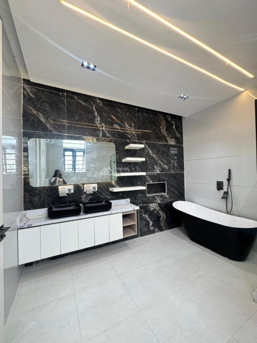 3 Bedroom Flat with a Standard Bq, Off Admiralty Road, Lekki Phase 1, Lekki, Lagos, Flat / Apartment for Rent