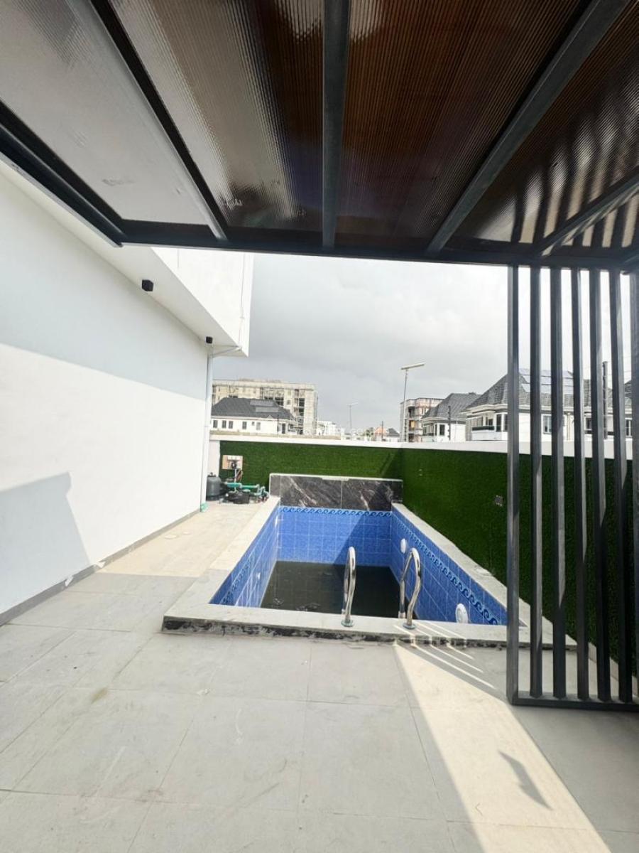 3 Bedroom Flat with a Standard Bq, Off Admiralty Road, Lekki Phase 1, Lekki, Lagos, Flat / Apartment for Rent