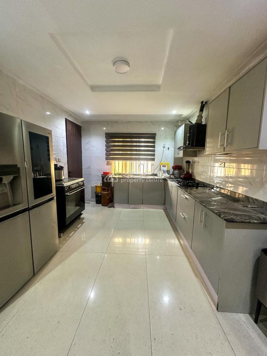 3 Bedroom Flat with a Standard Bq, Off Admiralty Road, Lekki Phase 1, Lekki, Lagos, Flat / Apartment for Rent