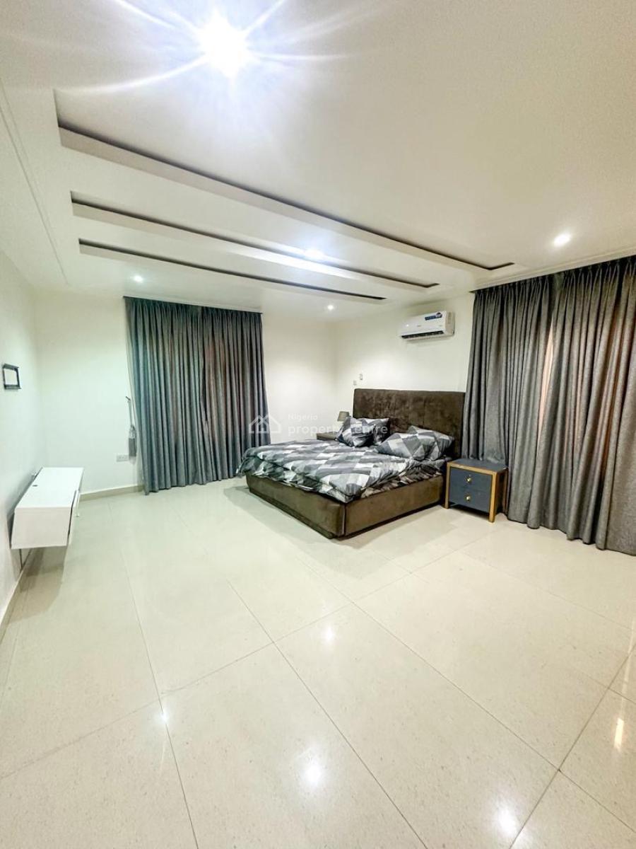 3 Bedroom Flat with a Standard Bq, Off Admiralty Road, Lekki Phase 1, Lekki, Lagos, Flat / Apartment for Rent