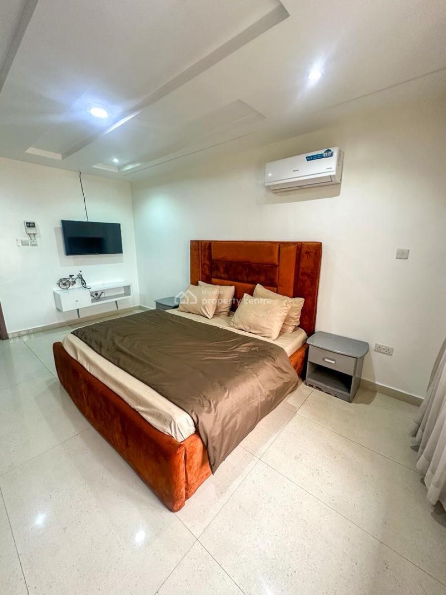 3 Bedroom Flat with a Standard Bq, Off Admiralty Road, Lekki Phase 1, Lekki, Lagos, Flat / Apartment for Rent