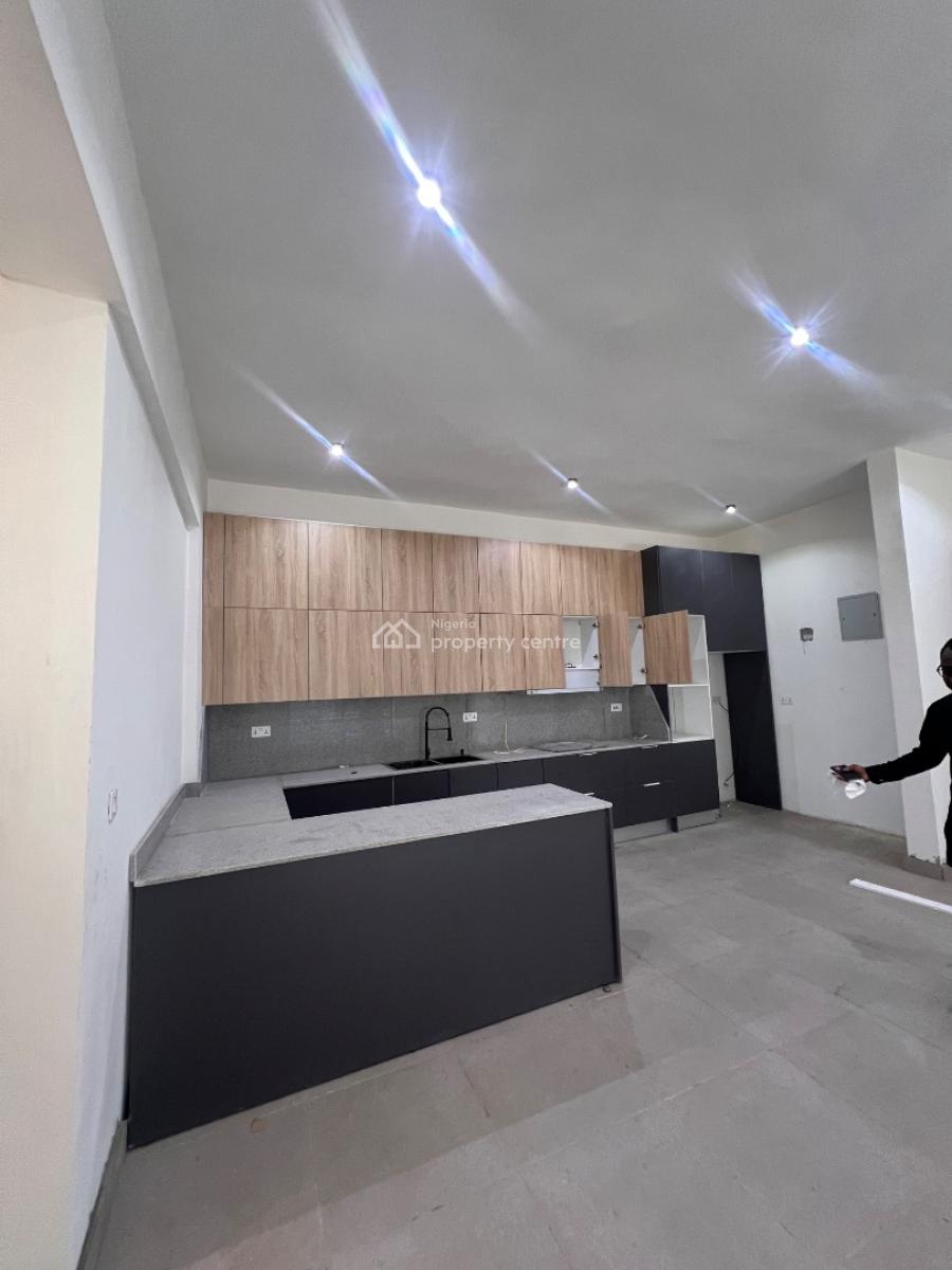 Exquisitely Built Spacious Brand New 2 Bedroom Apartment, Lekki, Lagos, Block of Flats for Sale