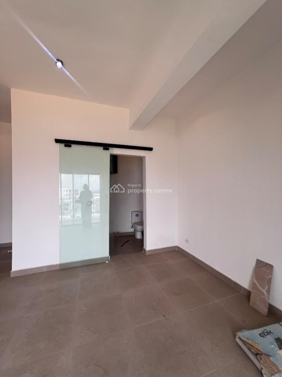 Exquisitely Built Spacious Brand New 2 Bedroom Apartment, Lekki, Lagos, Block of Flats for Sale