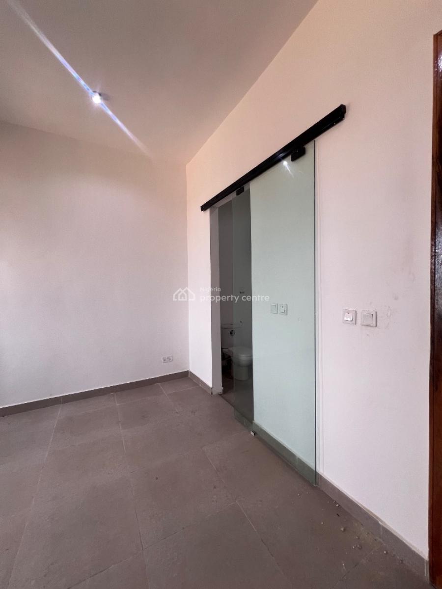 Exquisitely Built Spacious Brand New 2 Bedroom Apartment, Lekki, Lagos, Block of Flats for Sale