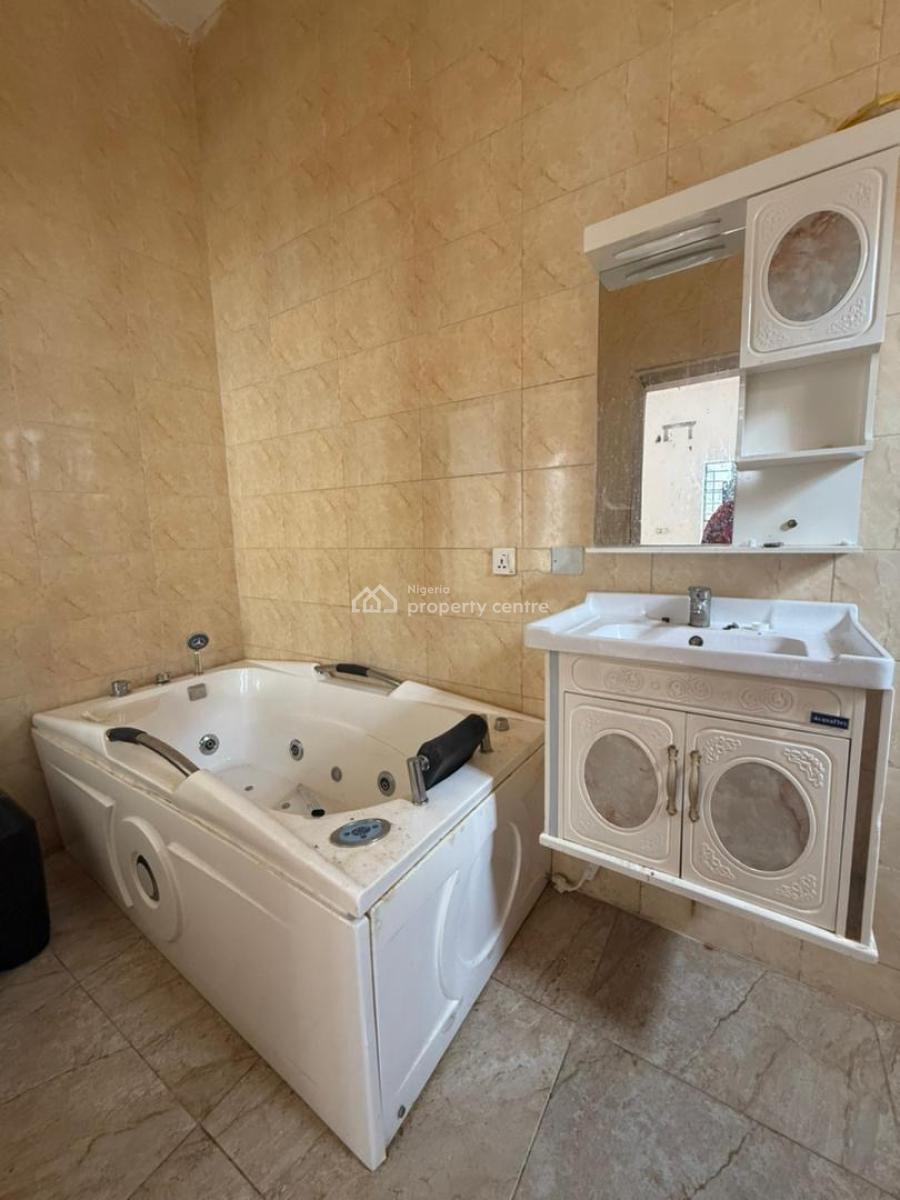 Luxury One Master Bedroom in a Fully Serviced Estate, Harvey Wood Estate, Lekki, Lagos, Self Contain (single Rooms) for Rent