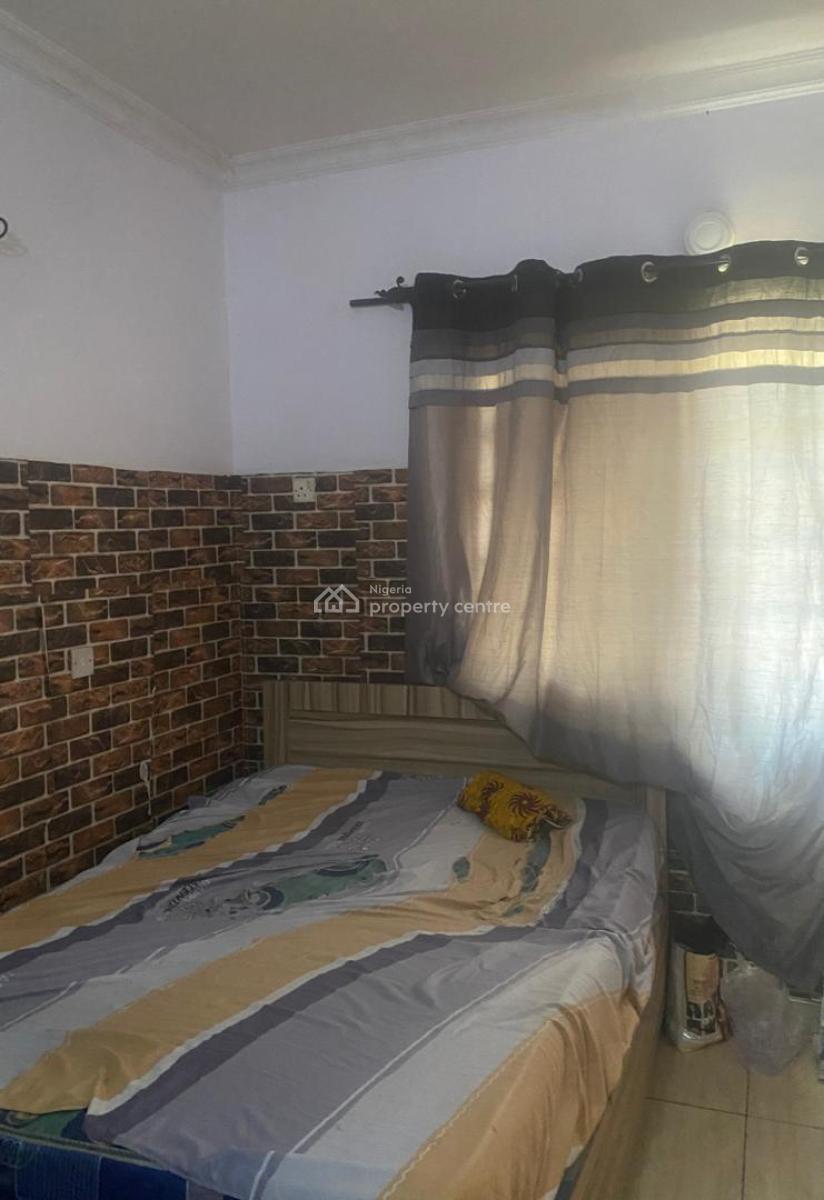 Single Room in a Shared Apartment, Chinese Estate.mobil Road, Ilaje, Ajah, Lagos, Flat / Apartment for Rent