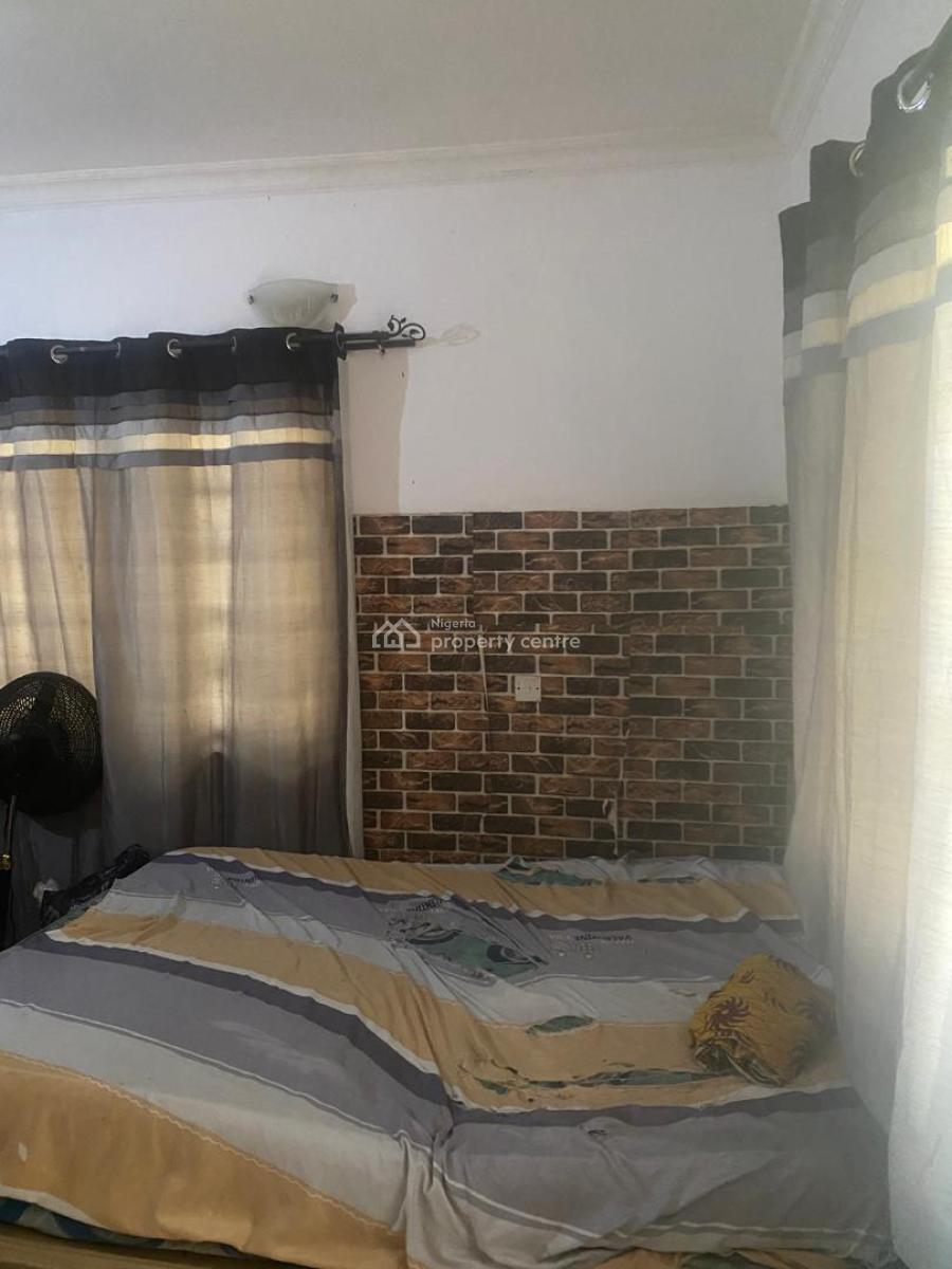 Single Room in a Shared Apartment, Chinese Estate.mobil Road, Ilaje, Ajah, Lagos, Flat / Apartment for Rent