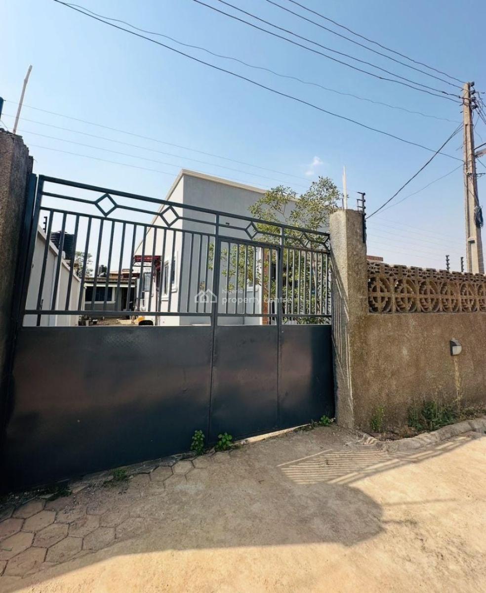 3 Bedroom Bungalow with Two Living Rooms and Two Kitchen, Tomiwa Awe Avenue, Alegongo Akobo, Ibadan, Oyo, Detached Bungalow for Sale